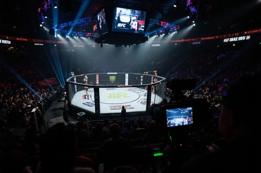 当热血遇上科技：乐鱼体育官网多视角直播为MMA粉丝带来极致体验